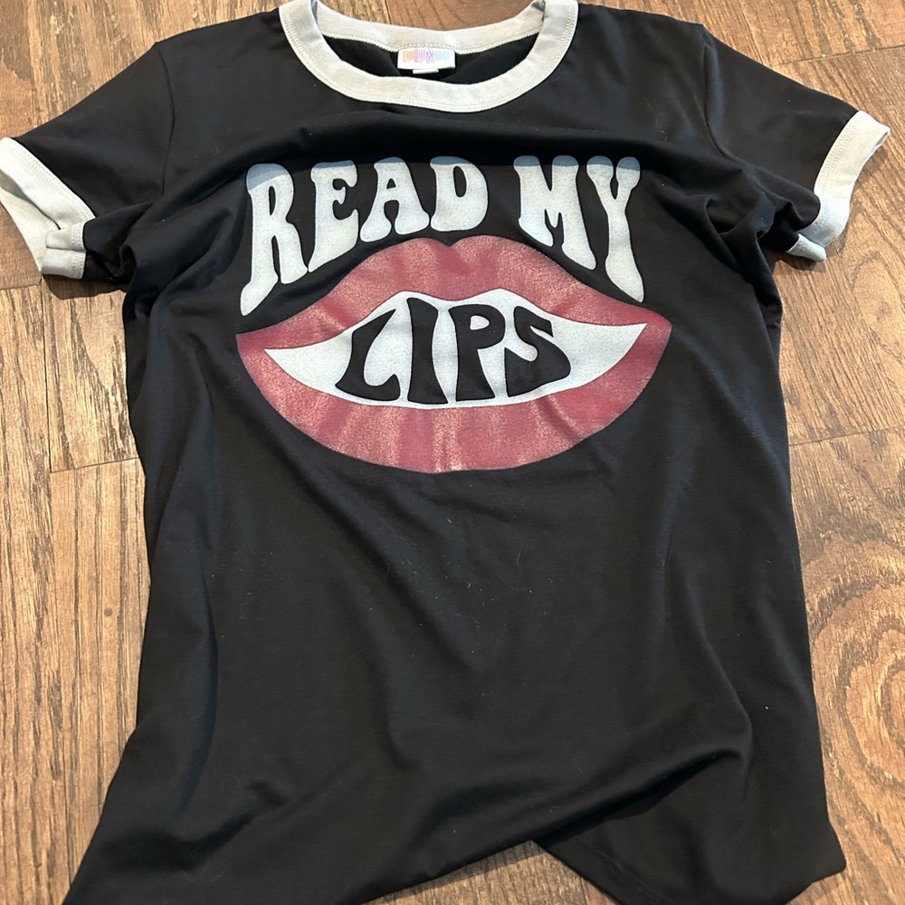 LuLaRoe Black and Gray Women’s Tee with Red Lips Graphic